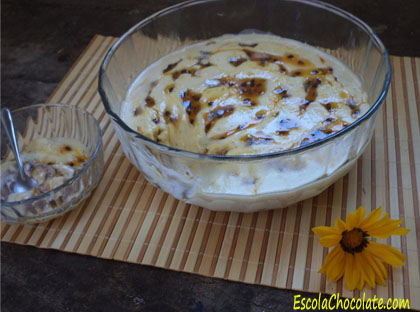 mousse de maracujá com chocolate