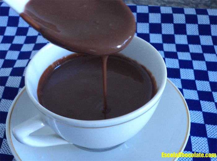 receita-facílima-de-chocolate-quente